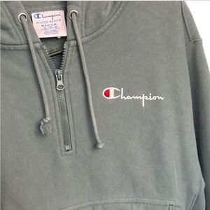 Heavy duty Champion Seam-foam Half-Zip Sweatshirt